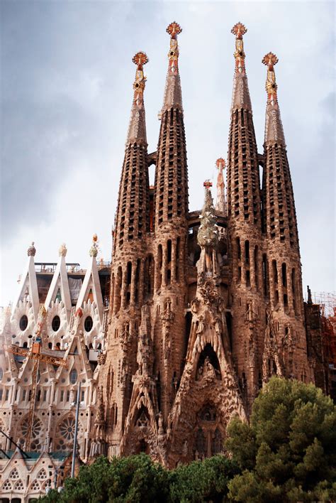barcelona spain cathedral la sagrada familia